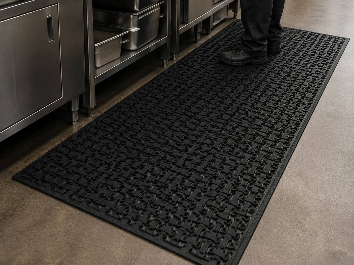 Anti-Microbial Comfort Rubber Mat vs Comfort Flow: Which Hygienic Anti-Fatigue Mat Should You Choose?