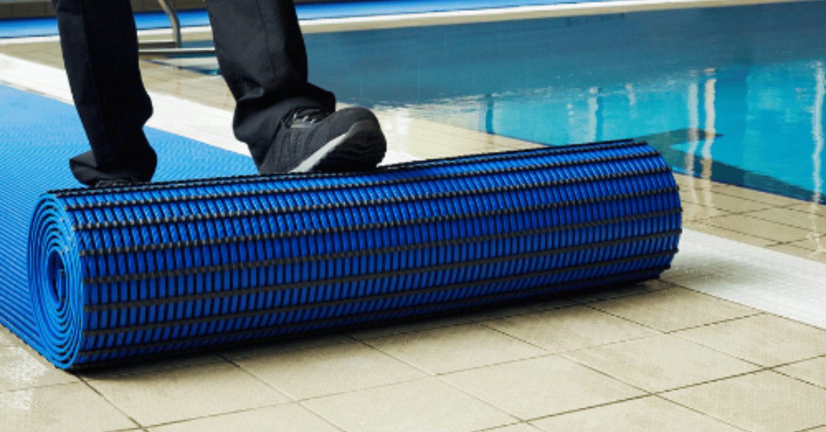 Is the Heronrib Wet Area Non-Slip Mat Roll Suitable for Outdoor Winter Paths?